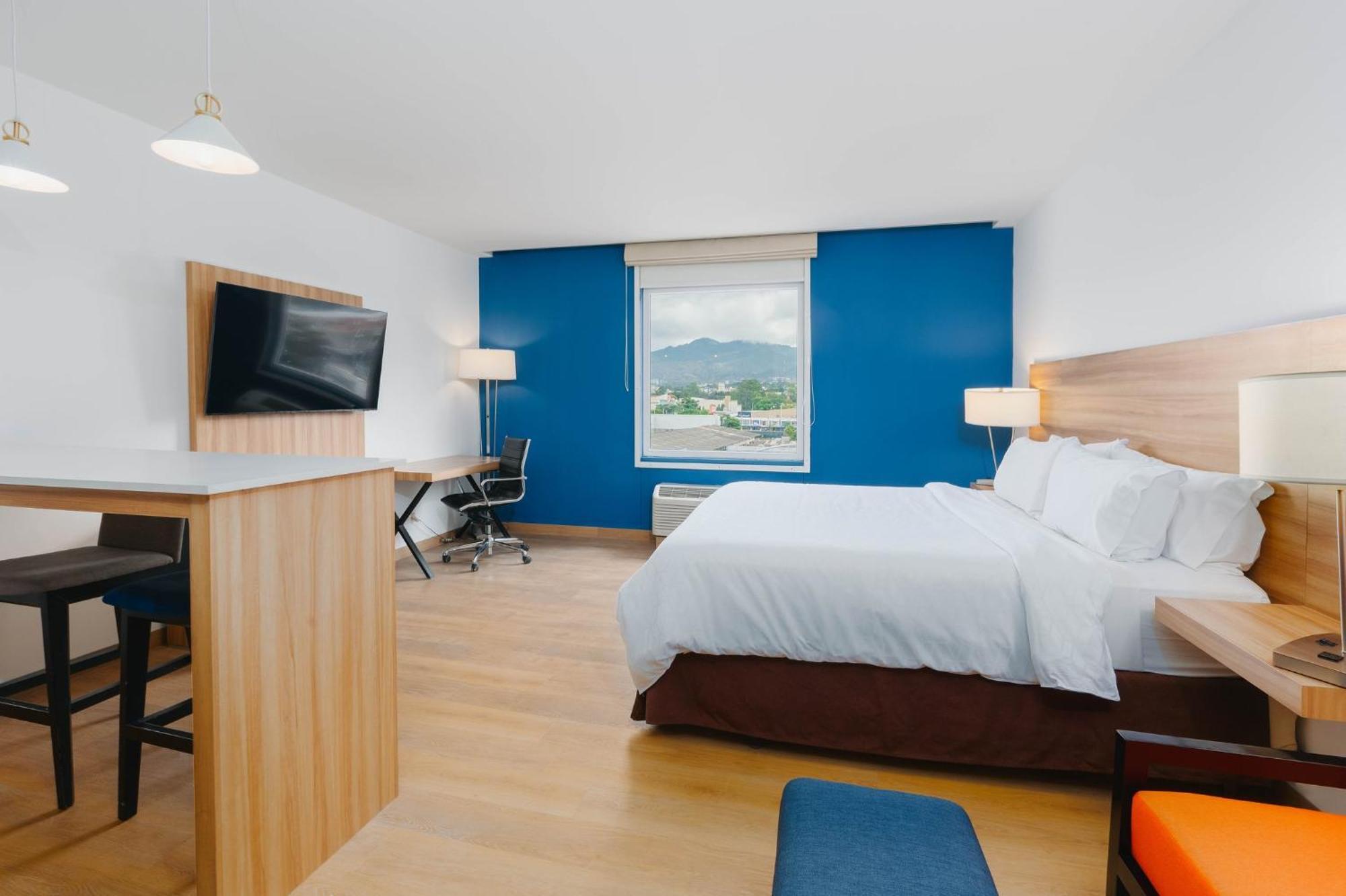 Holiday Inn Express Tegucigalpa By Ihg Exterior photo